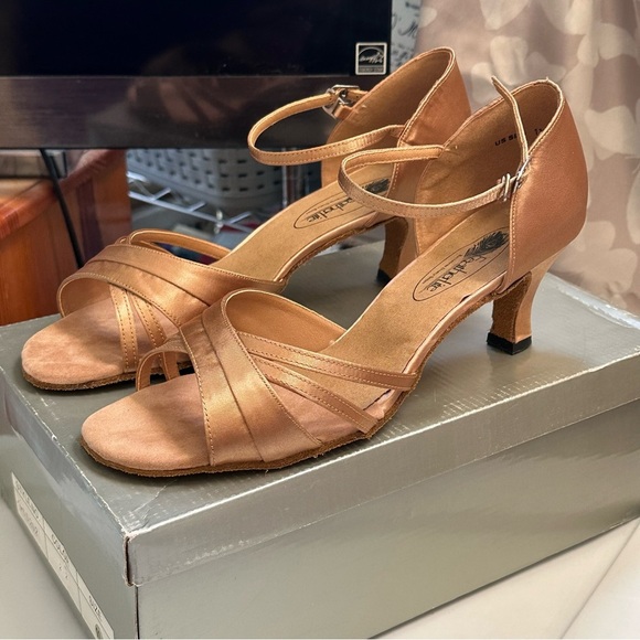 Featherlite Ballroom Dance Shoes Style: SARA Size 11 M Nude Satin 2.2” Heel NIB - Picture 5 of 14